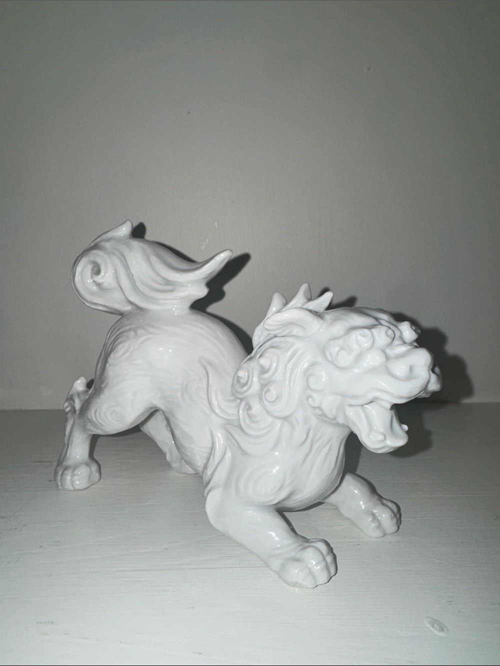 Fitz & Floyd Glossy White Ceramic Foo Dog Figurine Vintage Blanc de Chine